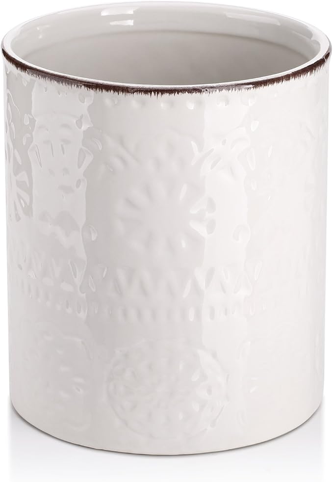 kitchen-utensil-crock-home-staging